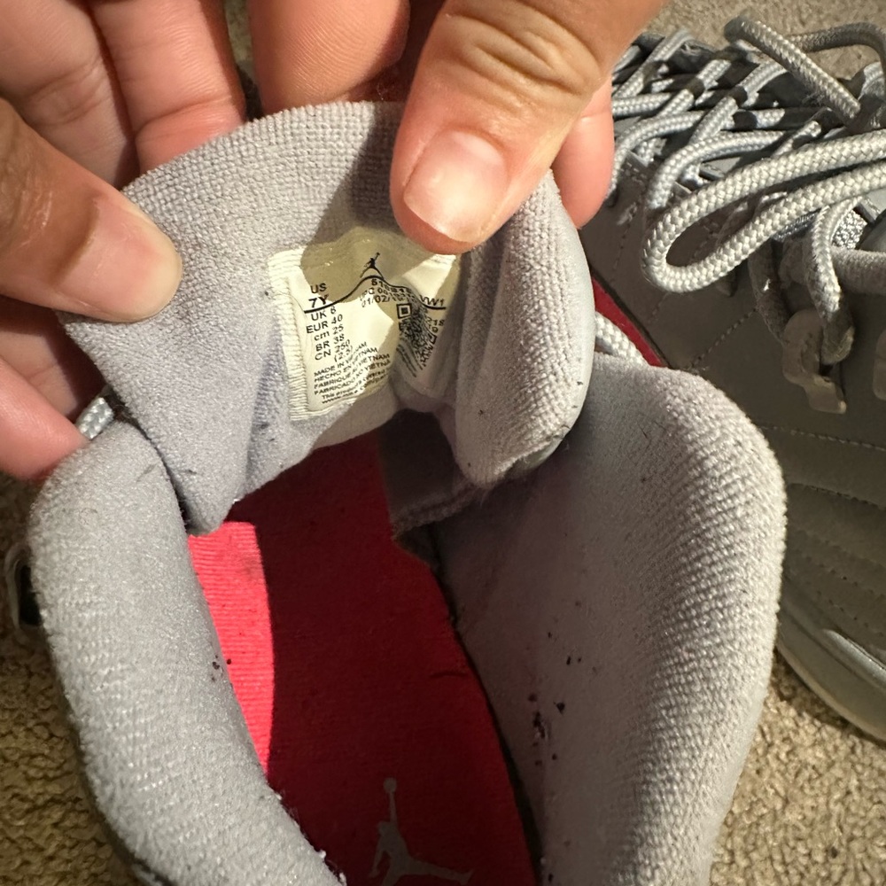Jordan 12’s Retro Wolf Grey - Picture 6 of 9